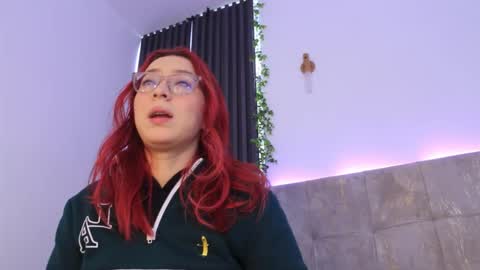 Snapshot of anniemartinezz chatting on September 19, 12:50 pm Annie online show from September 19, 12:50 pm