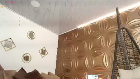 Snapshot of anniemuse chatting on July 20, 1:02 pm Annie online show from July 20, 1:02 pm