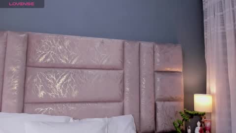 Annie online show from November 16, 1:06 pm