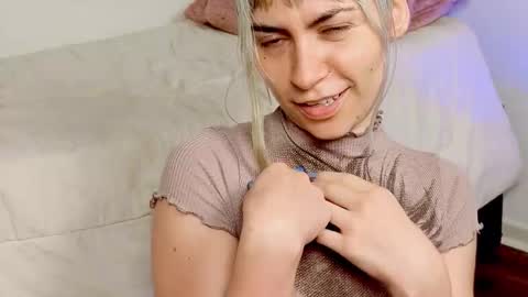 annietinky online show from September 9, 1:49 am