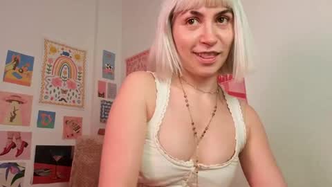 Snapshot of annietinky chatting on May 6, 1:25 am annietinky online show from May 6, 1:25 am