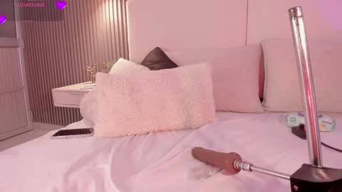 Snapshot of anniie_clarkson chatting on May 25, 9:32 pm ANNIE online show from May 25, 9:32 pm