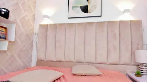 Annie Queen online show from November 30, 3:54 am