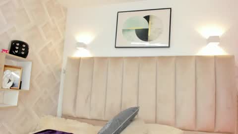 Snapshot of anniie_queen chatting on May 5, 3:36 am Annie Queen online show from May 5, 3:36 am