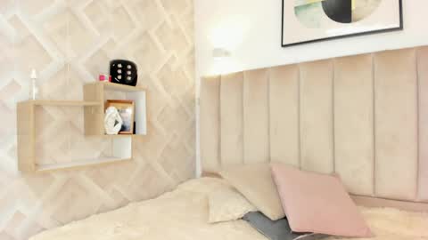 Snapshot of anniie_queen chatting on May 10, 3:33 am Annie Queen online show from May 10, 3:33 am