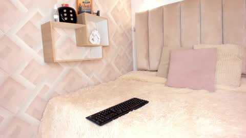 Snapshot of anniie_queen chatting on May 20, 3:56 am Annie Queen online show from May 20, 3:56 am