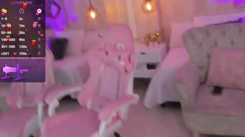 Snapshot of anniita_ chatting on December 7, 10:01 am VIVIANNA online show from December 7, 10:01 am