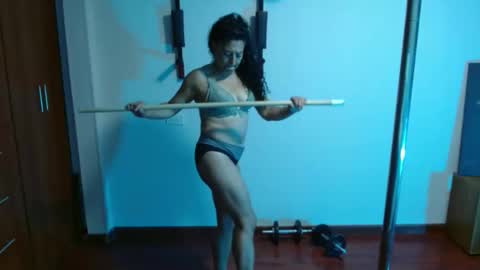 Snapshot of annita_muscle chatting on February 17, 9:30 pm Annita online show from February 17, 9:30 pm