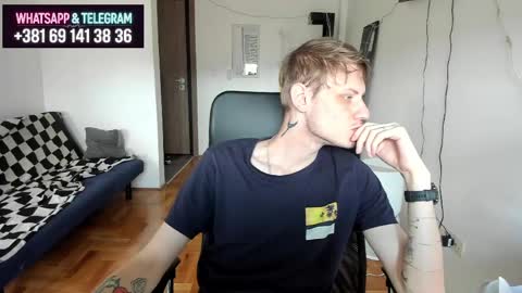 Snapshot of annonimsick chatting on May 20, 11:27 am online show from May 20, 11:27 am