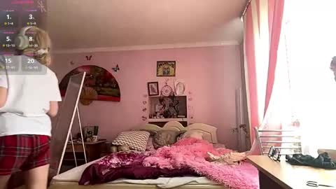 Snapshot of annrosy chatting on May 19, 7:47 am Hello my name is Kate online show from May 19, 7:47 am