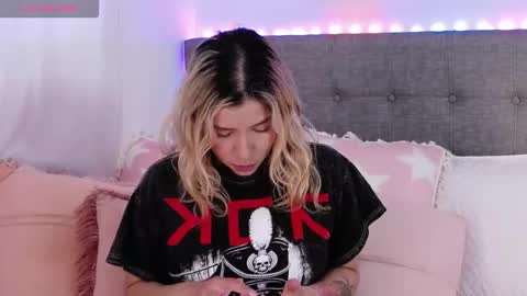 Antonella Lee online show from February 11, 7:19 pm