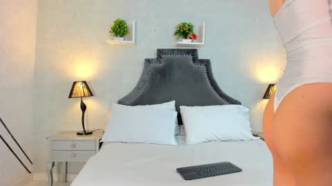 Anntonia Woods  online show from December 31, 12:57 pm