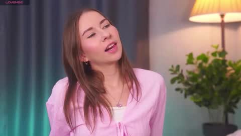 Snapshot of annuetta chatting on December 5, 7:39 am Annuetta online show from December 5, 7:39 am