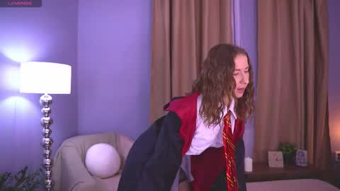 Snapshot of annuetta chatting on December 14, 7:47 am Annuetta online show from December 14, 7:47 am