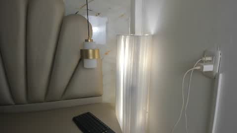 Snapshot of anny_bridge chatting on June 23, 8:40 pm Anny bridge online show from June 23, 8:40 pm