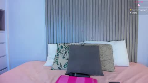 Snapshot of anny_cute01 chatting on July 10, 10:23 pm Anny online show from July 10, 10:23 pm