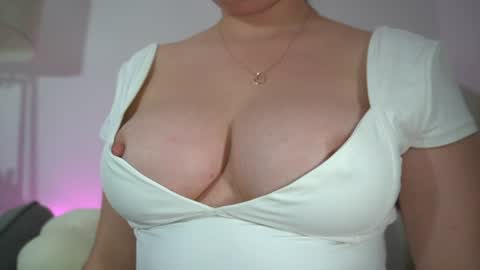Snapshot of anny_dee chatting on June 11, 4:21 am Anny online show from June 11, 4:21 am