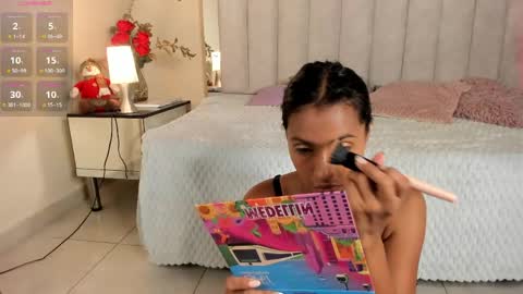 Snapshot of anny_kiut chatting on May 9, 11:26 am ANNY online show from May 9, 11:26 am