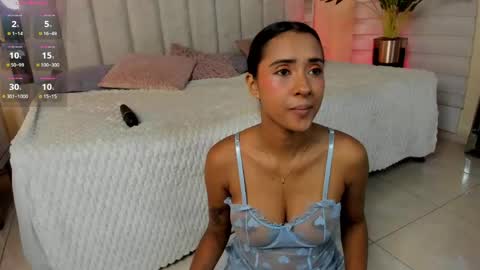 Snapshot of anny_kiut chatting on May 20, 11:38 am ANNY online show from May 20, 11:38 am
