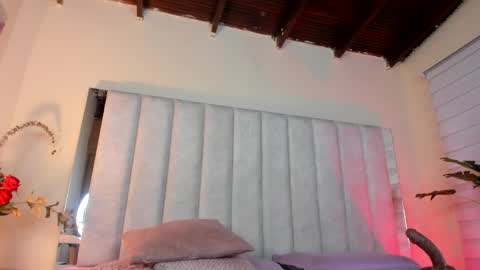 Snapshot of anny_kiut chatting on June 3, 2:33 pm ANNY online show from June 3, 2:33 pm