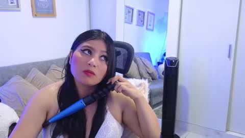 Snapshot of anny_louis chatting on November 25, 7:47 pm ANNY LOUIS online show from November 25, 7:47 pm