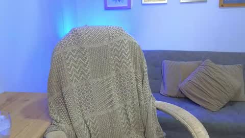 Snapshot of anny_louis chatting on December 2, 7:09 pm ANNY LOUIS online show from December 2, 7:09 pm