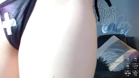 Snapshot of anny_loves chatting on May 27, 4:37 pm anny_loves online show from May 27, 4:37 pm