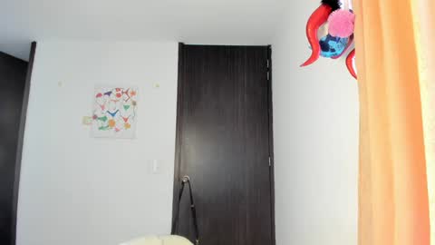 Snapshot of anny_lust chatting on December 5, 6:33 pm Issabela online show from December 5, 6:33 pm