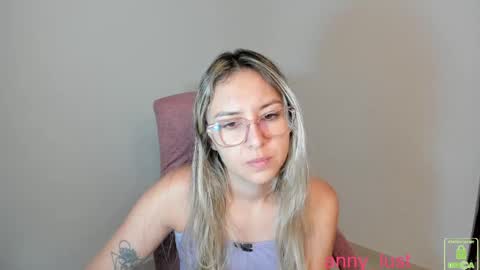 Snapshot of anny_lust chatting on November 1, 3:58 pm Issabela online show from November 1, 3:58 pm