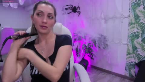 Anny online show from October 2, 12:45 pm
