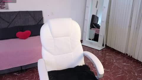 Snapshot of anny_sweet72 chatting on May 8, 11:37 am Anny online show from May 8, 11:37 am