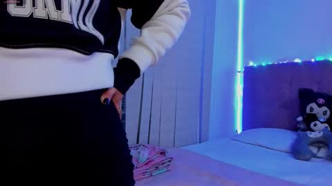 Snapshot of annybondie chatting on February 10, 11:13 pm annybondie online show from February 10, 11:13 pm