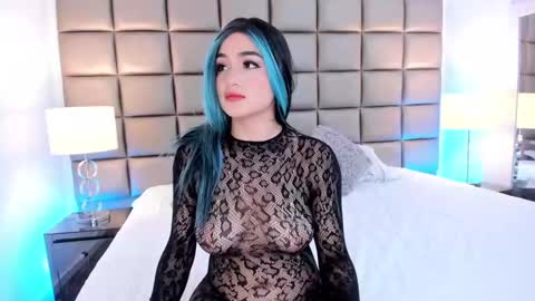 Snapshot of annyhizzle chatting on March 1, 1:00 am online show from March 1, 1:00 am