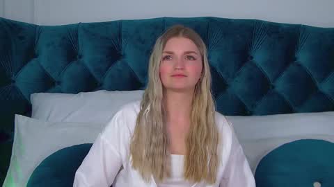 Snapshot of annyraii chatting on November 23, 8:03 am annyraii online show from November 23, 8:03 am