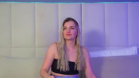 Snapshot of annyraii chatting on November 24, 6:35 am annyraii online show from November 24, 6:35 am