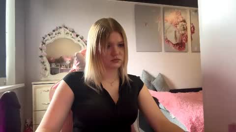 Snapshot of annyvibess chatting on June 14, 12:29 pm annyvibess online show from June 14, 12:29 pm
