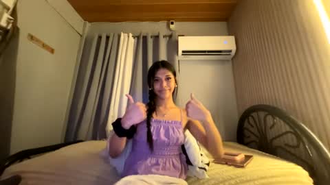 anok_yaii online show from July 31, 1:32 pm