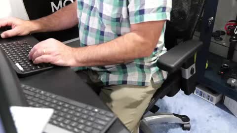 D online show from October 20, 8:20 pm