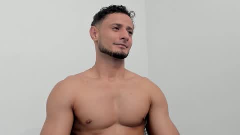 Adonys Creeb online show from November 2, 12:02 am