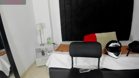 Snapshot of anthoy_wayans chatting on December 11, 3:02 am online show from December 11, 3:02 am