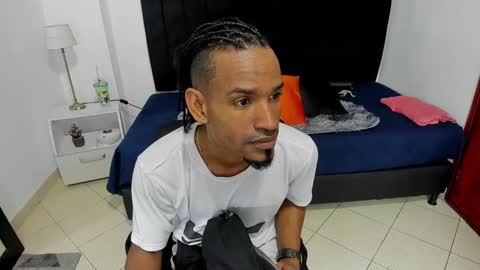 Snapshot of anthoy_wayans chatting on December 15, 9:09 pm online show from December 15, 9:09 pm