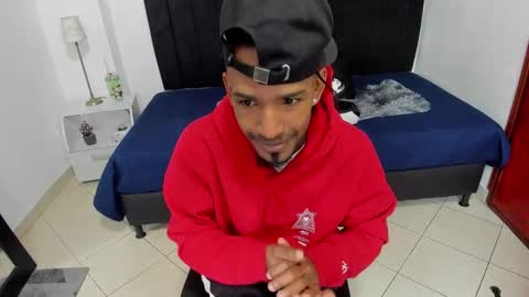 Snapshot of anthoy_wayans chatting on December 18, 12:10 am online show from December 18, 12:10 am