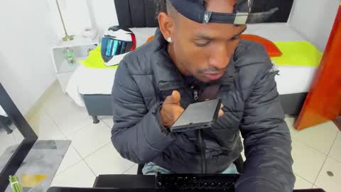 Snapshot of anthoy_wayans chatting on February 6, 1:05 am online show from February 6, 1:05 am