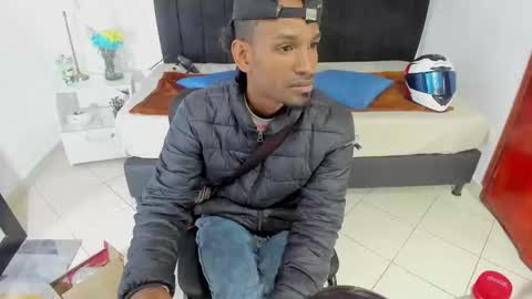 Snapshot of anthoy_wayans chatting on February 11, 12:17 am online show from February 11, 12:17 am