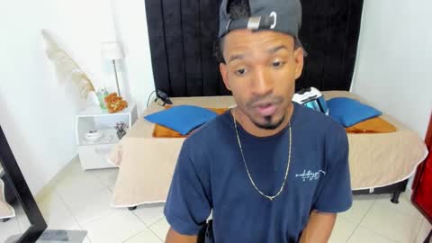 Snapshot of anthoy_wayans chatting on February 20, 12:30 am online show from February 20, 12:30 am