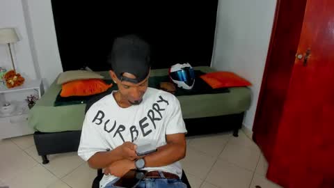 Snapshot of anthoy_wayans chatting on March 8, 3:06 am online show from March 8, 3:06 am