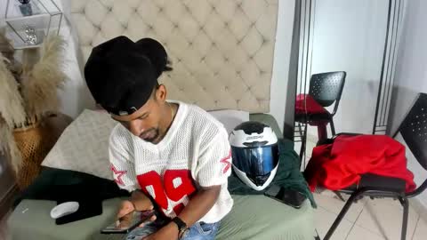 Snapshot of anthoy_wayans chatting on September 25, 11:52 pm online show from September 25, 11:52 pm