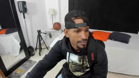 Snapshot of anthoy_wayans chatting on October 5, 11:57 pm online show from October 5, 11:57 pm