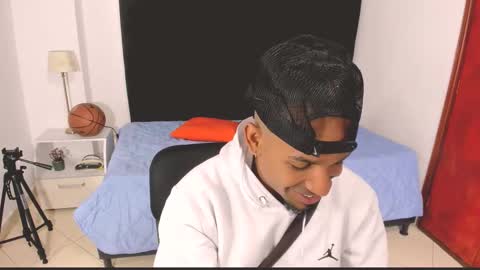 Snapshot of anthoy_wayans chatting on October 11, 12:32 am online show from October 11, 12:32 am