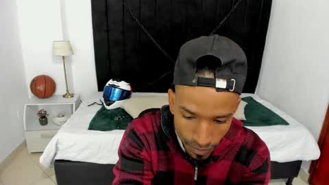 Snapshot of anthoy_wayans chatting on October 15, 12:11 am online show from October 15, 12:11 am